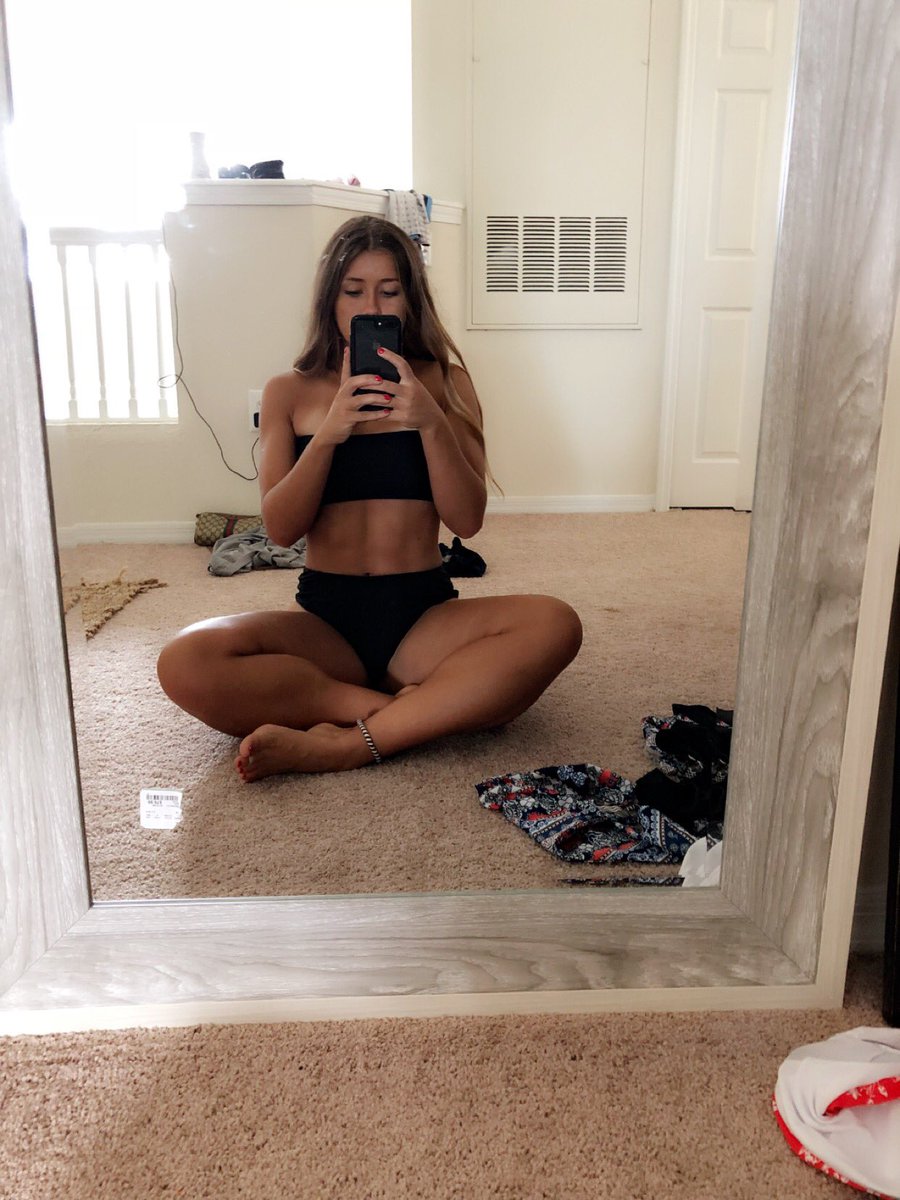 Mike69375595's tweet photo. WCW shout out to my stunning, sexy,  totally gorgeous avi girl @MariaelenaAnele ! https://t.co/CB0VzOoOuP