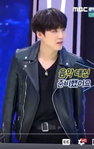This is what I'm talking about:Suga gave Jimin his leather jacket and WE had no clue...Yoonmin lives behind the scenes  #yoonmin