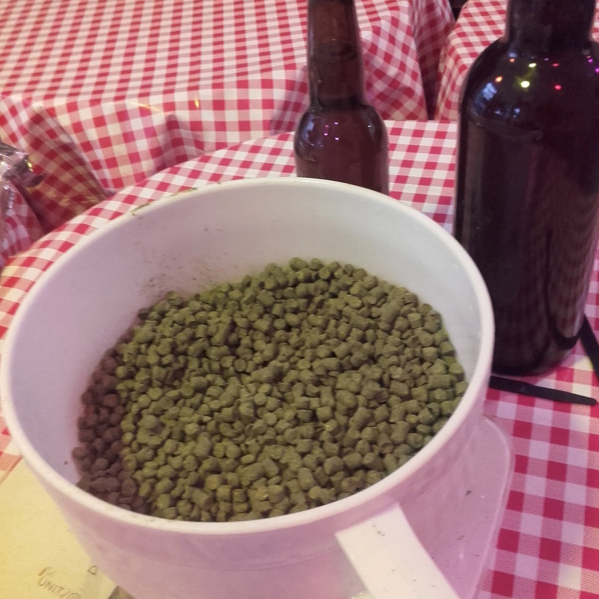 LaGuincheBieres's tweet photo. Une journée de brassage pour refaire le plein de Jazz'Mind (pale ale seigle et jasmin)
#laGuinche #jasmin #paleale #CraftBeer #CraftBeer77 #brassage #biere #Chelles #madein77 https://t.co/zQKlEWOfLV