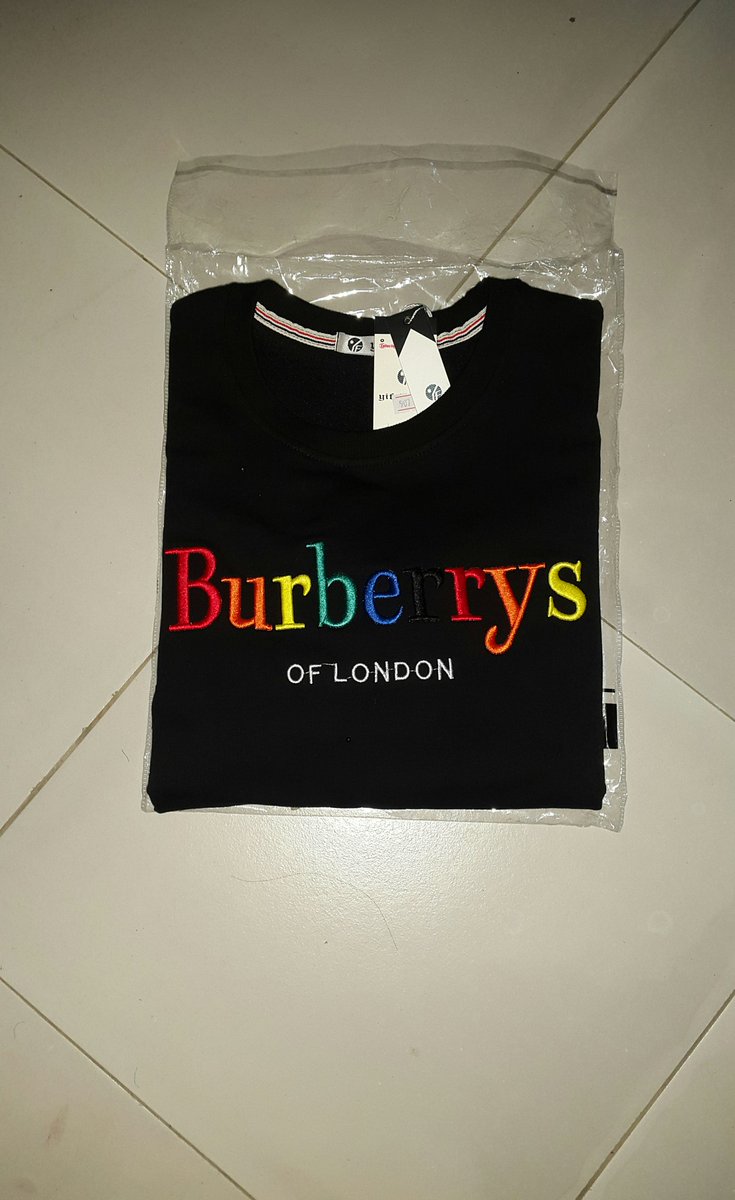 _SneakerHouse's tweet photo. Vintage Burberrys Of London Sweatshirt. 140 gh. Limited stock.  Please RT https://t.co/ofpVJ8Dd22