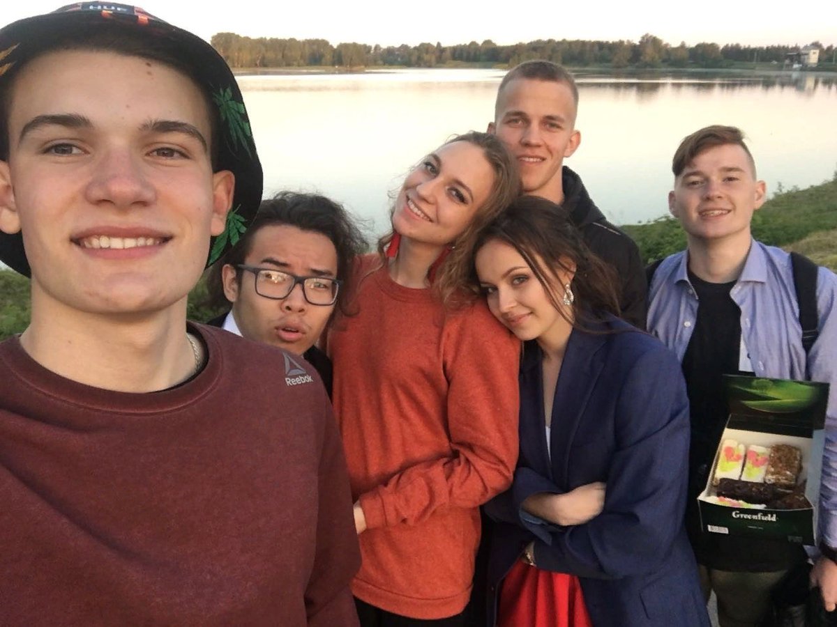 SoVverkh's tweet photo. It was a great day, it was a wonderful graduation, it was the best 3 years with the best people✨
I love you❤️ https://t.co/C74IgnHlV8