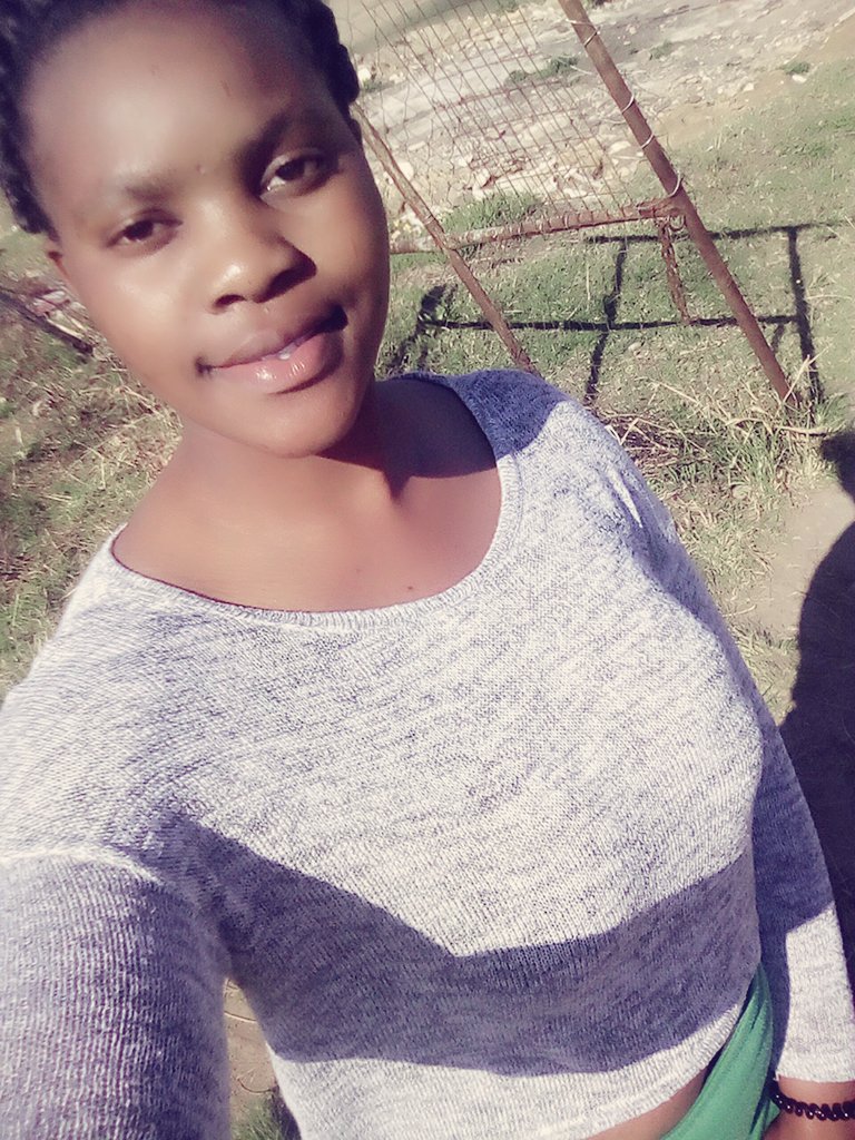 Sinothi38205850's tweet photo. So Winter is over,I can finally Glow💕#WednesdayWisdom💝 https://t.co/luvtfNV7Hf