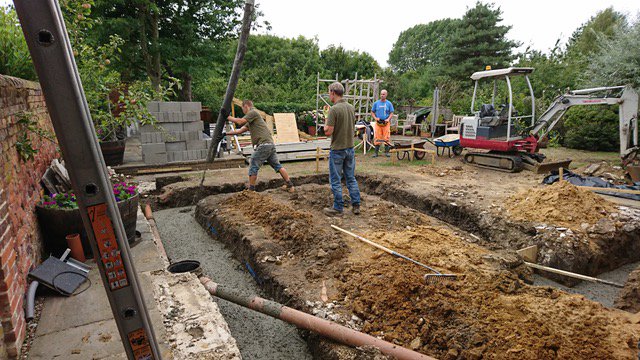 ECritchleyLtd's tweet photo. On a recent #building project with restrictive #access, a delivery of #concrete – necessary for #foundations –  had to be delivered over a house. It just goes to show that no place is inaccessible with the right ‘can do’ approach. https://t.co/ImaiXh9iJT https://t.co/4Q9sbwyCHF