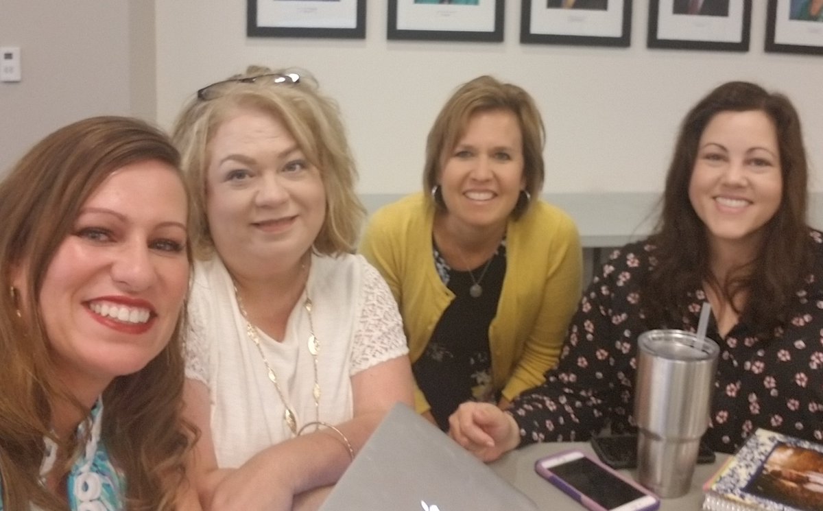 TiffanyMHogan's tweet photo. @jcityTNschools literacy coaches are learning how to better support teachers and students in the mastery of daily learning so the full breadth of learning required for the grade level and content area can be demonstrated. #eval4learning https://t.co/lNHv0z0FOi