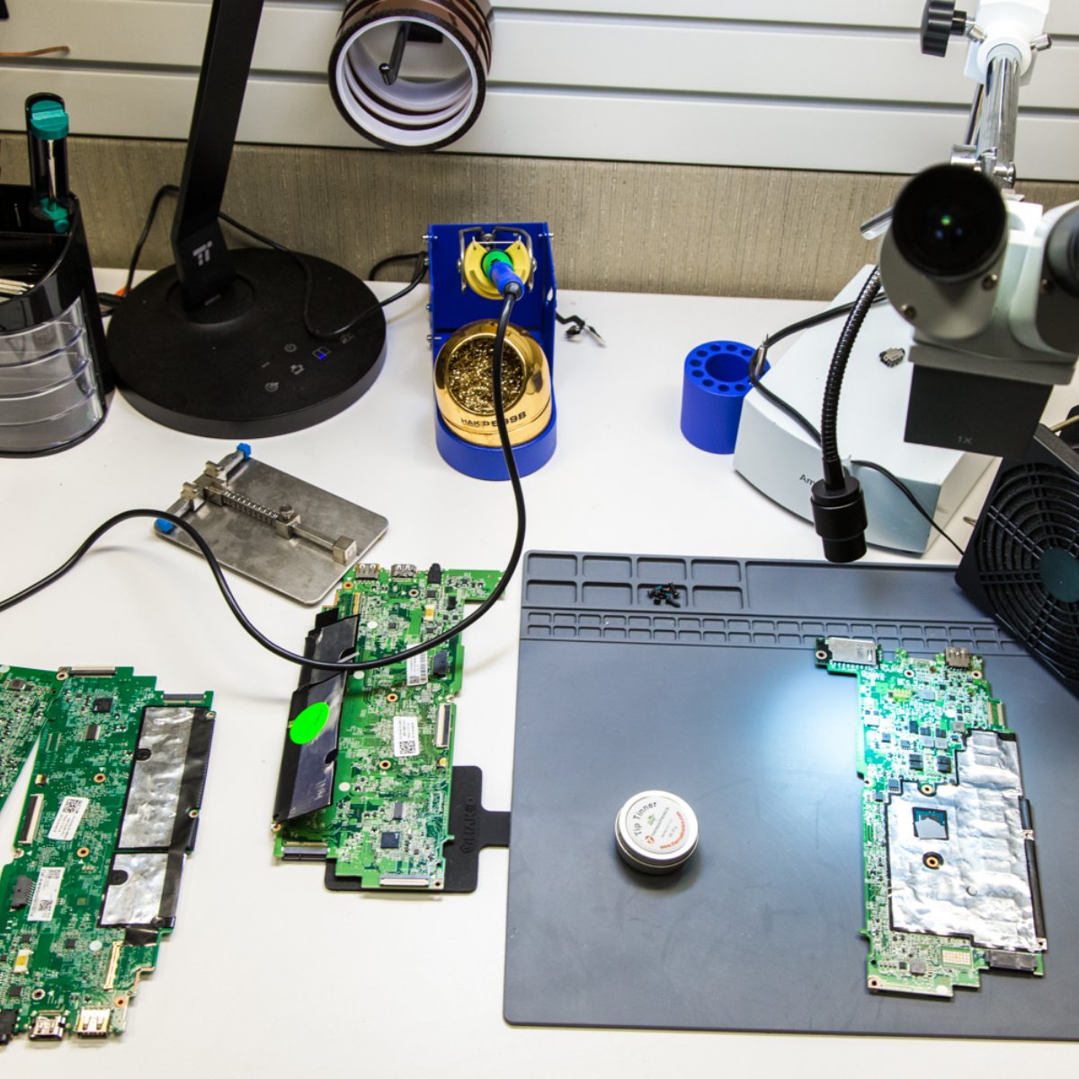 RTRepair's tweet photo. We'll put all the pieces back together in no time. #technology #iphonerepair #phonerepair #phonerepairs #screenrepair #mobilerepair #wefixit https://t.co/18PAThDeJh
