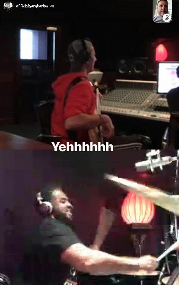 Garyismyhero's tweet photo. #Instagram(-story) 😊 #moreteasers #drumbooth #bass 🎸#future #yehhhh 

@GaryBarlow https://t.co/h7jeLDAT8z