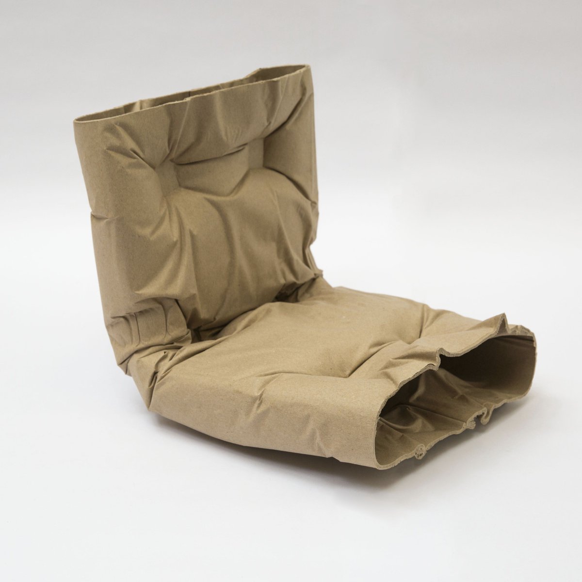 yingchangcouk's tweet photo. another piece from a series of my new work with paper. The resulting sculpture echoes the packing of objects for storage and shipping, transitory moments when only an object’s shape is accessible. The shape ends up serving as surrogate for the object underneath. https://t.co/KuqW2wEFKH