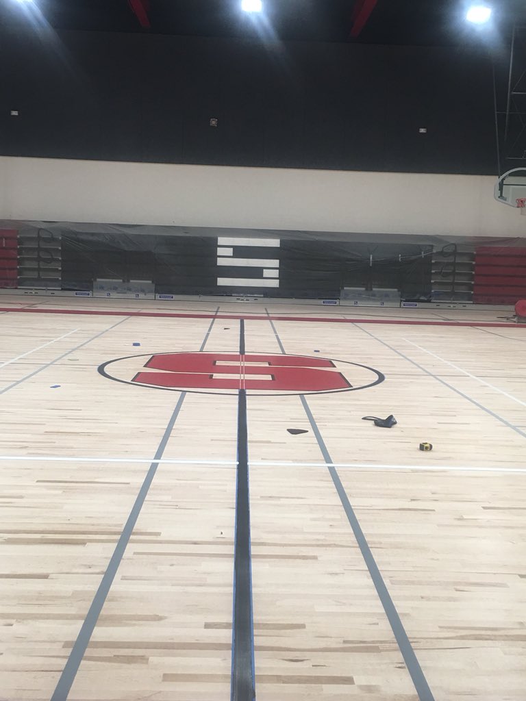 StandardWarrior's tweet photo. The SMS gym modernization is coming along! Looks fantastic! #SMSWarriorPride #SSDWeCare #StandardSD https://t.co/GXPB33L0mD