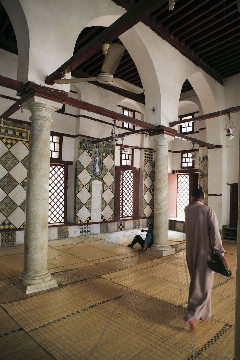 En Egipto conviven los cristianos coptos, los musulmanes y los judíos. Muestra de ello es el barrio conocido como “Viejo Cairo”, en el que es posible admirar mezquitas, sinagogas e iglesias. #thisisegypt #egyptlovers #igersegypt #tourist #tourism