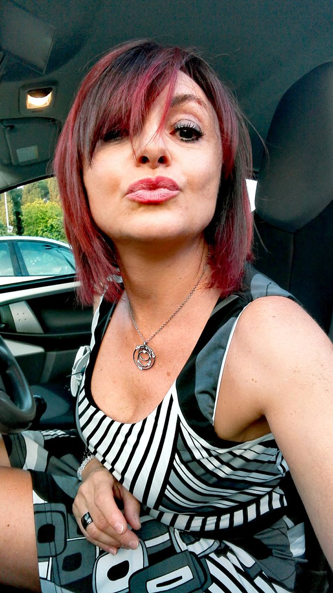 Dacci un taglio.
Capelli persone situazioni.
#29Agosto così 😉