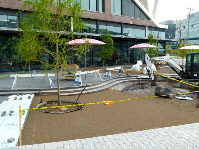 Urban_Toronto's tweet photo. Landscaping coming together at site of Sugar Beach North. https://t.co/gcAOFF8k28 #Toronto #development #publicspace https://t.co/H1Pwp0HimZ