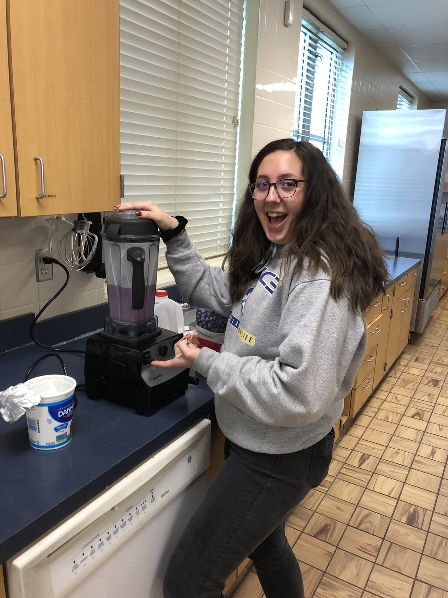 MHS_AHCA's tweet photo. AHCA SMOOTHIE SALE!! Small $2.00 Large $3.75
CJ and Angelina are busy fundraising making smoothies for our students!
#ahca #mainland #bpnd #smoothies #studentchefs #fundraising #culinaryarts https://t.co/0Au4q4ID1c