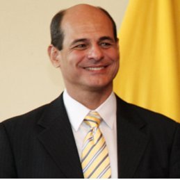VergaraBuenoA's tweet photo. The Deputy FM of #Cuba🇨🇺, Rogelio Sierra Díaz, will preside over the Cuban delegation that will participate in the 49th Pacific Islands Forum @ForumSEC to be held in the Republic of #Nauru 🇳🇷, from September 3 to 6. More https://t.co/hkr5RNEAet #NauruPIF2018 https://t.co/qO4yGuk1H3