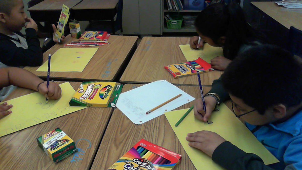 MrsPteaches2016's tweet photo. When the internet is down then you go back to old methods.  Creating a collage about themselves on construction paper.  #D33FirstDay https://t.co/nOWEiMtmPM