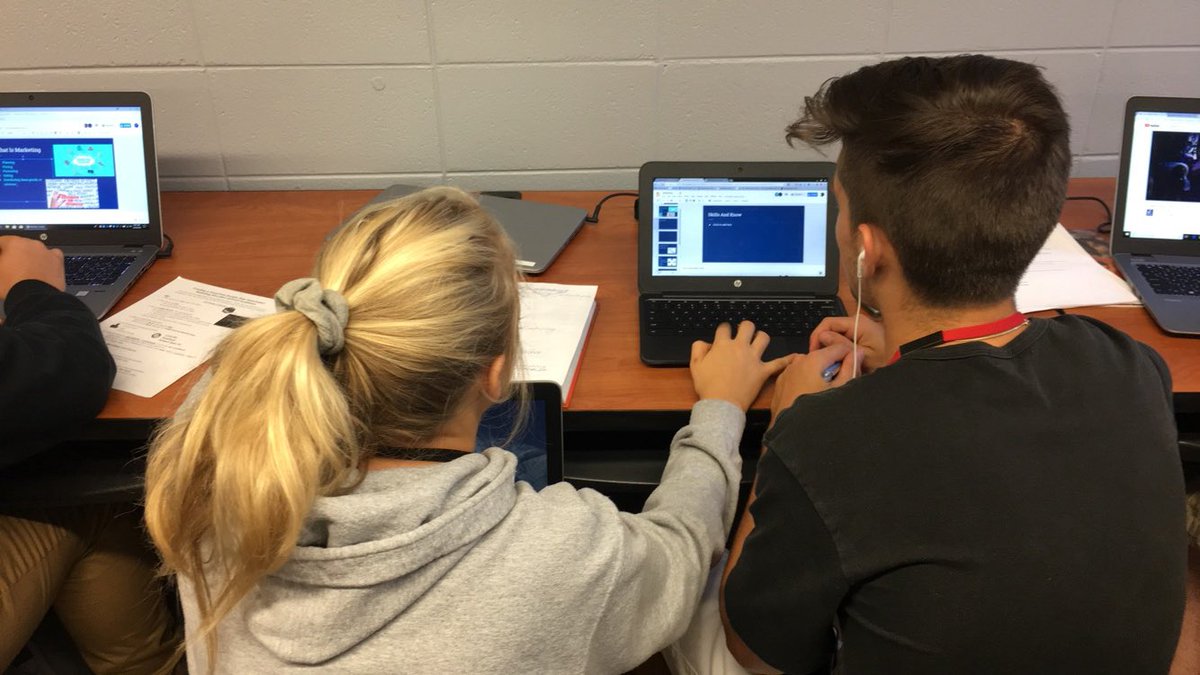 glendaledeca's tweet photo. #whatsupwednesday Marketing 1 students working on there 1st project, “The Importance of Marketing,” getting ready to preset on Friday 🚨🤩 #decatastic https://t.co/4pBXDNhJvT
