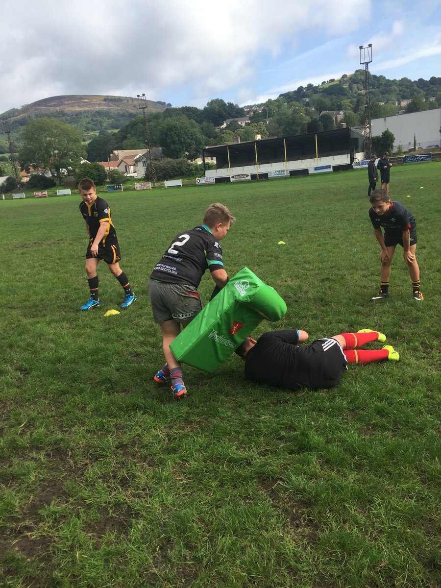 playondevelop's tweet photo. Working on the contact area @RiscaRFC #360 #longpresent #technique @Christo11590925 @10sac1975 https://t.co/buH241XU86