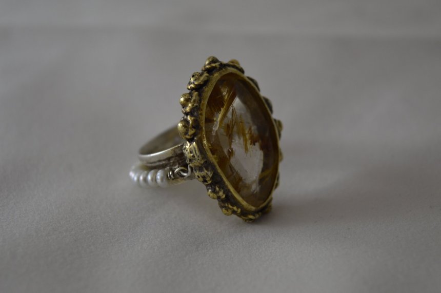 StoreAria's tweet photo. 1. Iro Xenaki • Amber ring • Silver 925 with details of 14k Gold •
2. Sofia-Maria Xenaki • Untitled VII • Watercolour on paper • 30 x 45 cm •
3. Aglaia Perraki • Untitled VIII • Egg-tempera on wood • 80 X 60 cm • 
4. Iro Xenaki • Rutilated Quartz ring • Silver 925 • https://t.co/HfRRe8Jzsg