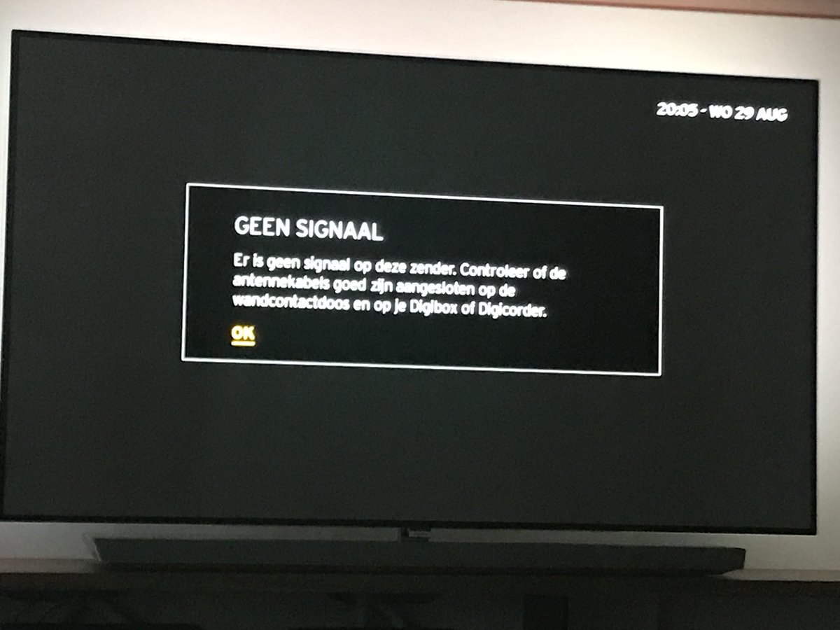 vanessavanhal's tweet photo. @Telenet Ter info, alles is goed aangesloten.... #byebyeavondjetvkijken 👎 https://t.co/MH6YLIOku2