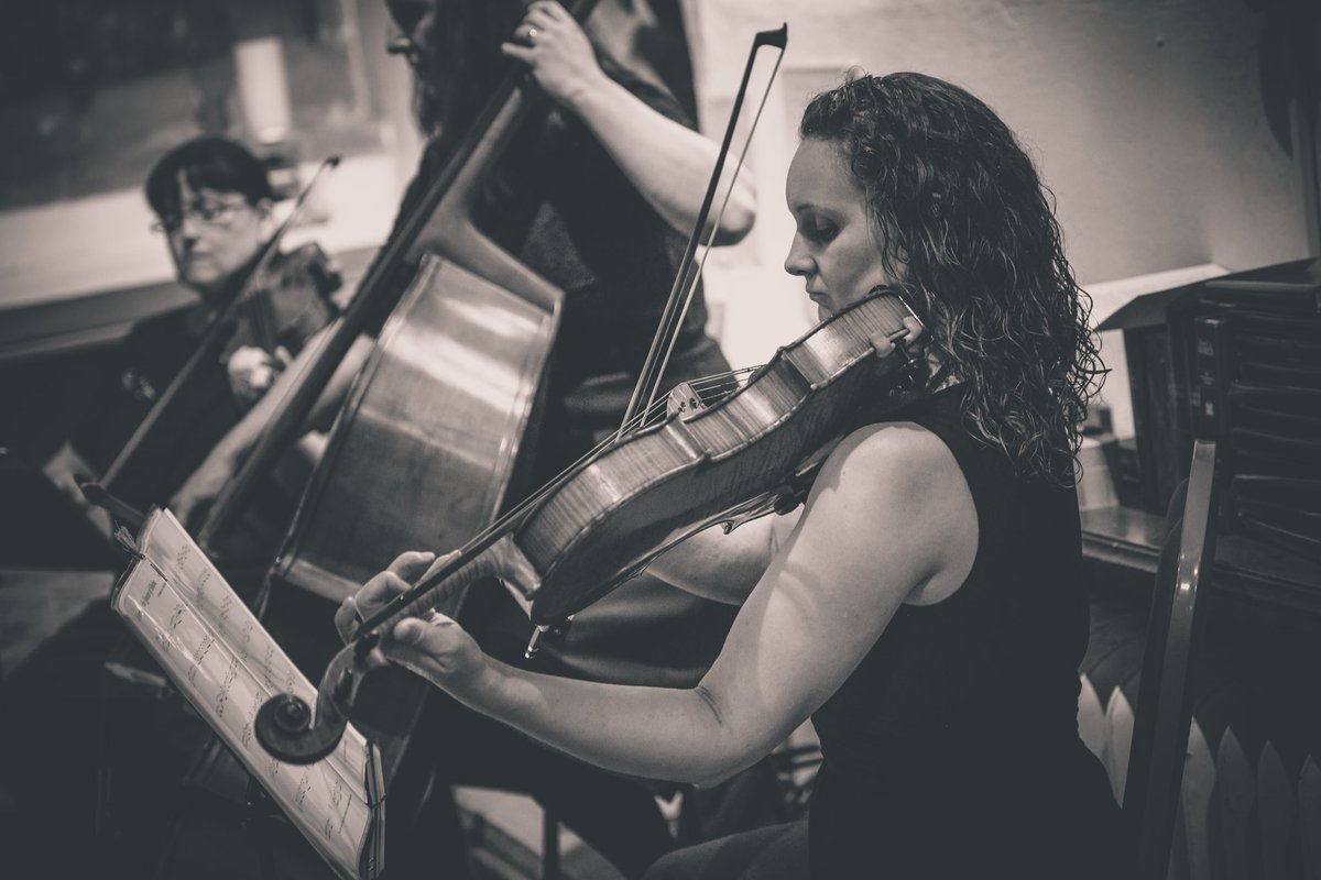 toscanastrings's tweet photo. Some more lovely photos taken by @measevalley of us playing at Claire and Davor’s drinks reception at @HamptonManor at the end of July. Thank you for sharing them with us.x #2018wedding #weddingmusic #countrywedding #weddingstrings
https://t.co/f25sYXwC14 https://t.co/6S50eP0Gja