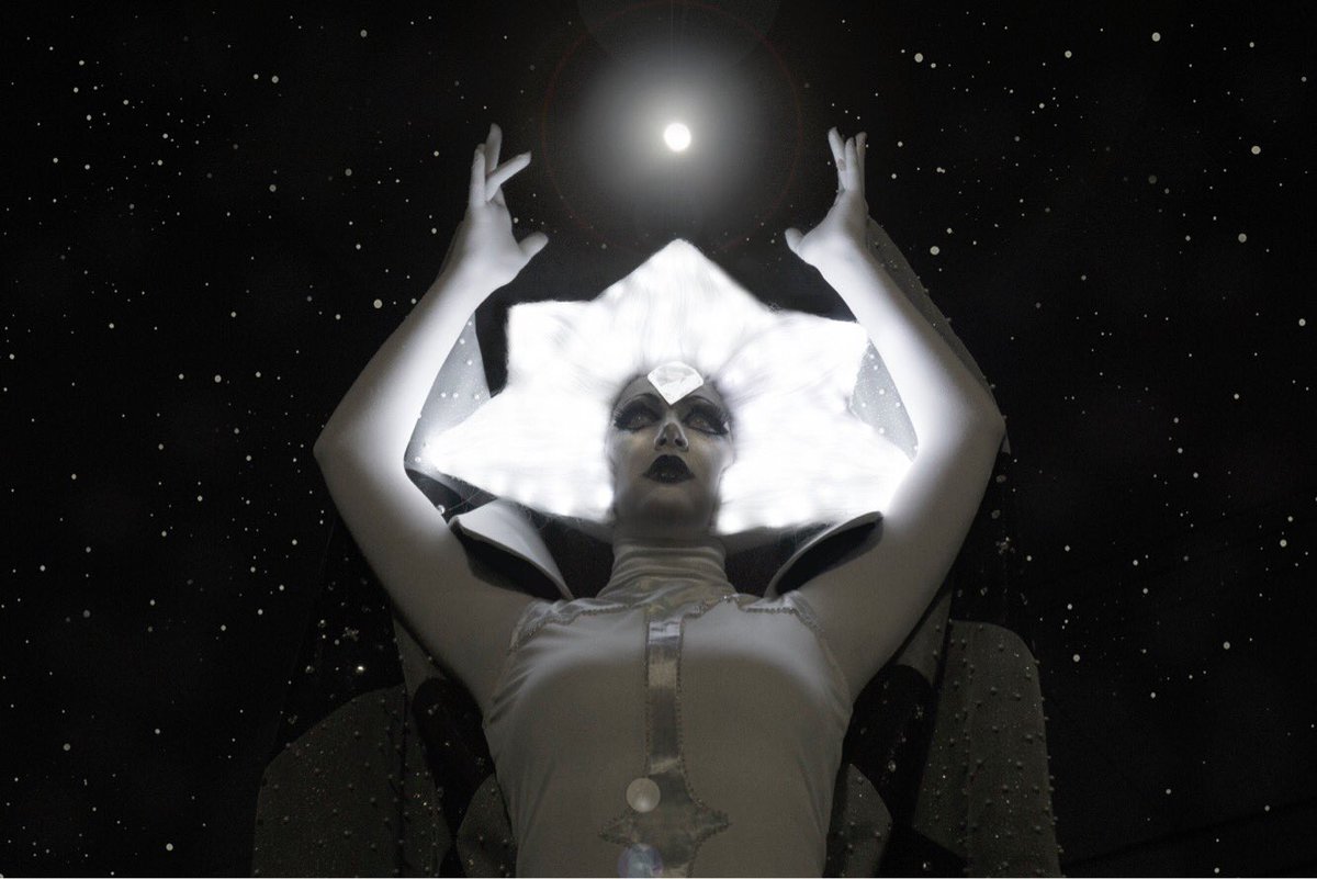 kineticcosplay's tweet photo. 🌙🌕🌟
📷 @visguard_
Thank you to all who joined my editing livestream! Should I do more in the future?
#whitediamond #whitediamondcosplay #su #sucosplay #stevenuniverse #stevenuniversecosplay #stevenbomb #whitepearl #whitepearlcosplay https://t.co/t2Aoi7iKXR