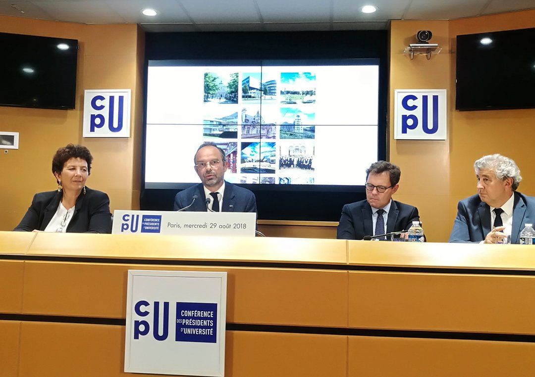 FranceUniv's tweet photo. .@EPhilippePM : Nous avons l'ambition de créer 20 réseaux universitaires européens d'ici 2024 et nous accorderons 100 millions d'euros pour en assurer la dynamique, en lien avec la mission d'Alain Beretz. https://t.co/InxkdWJR4Q