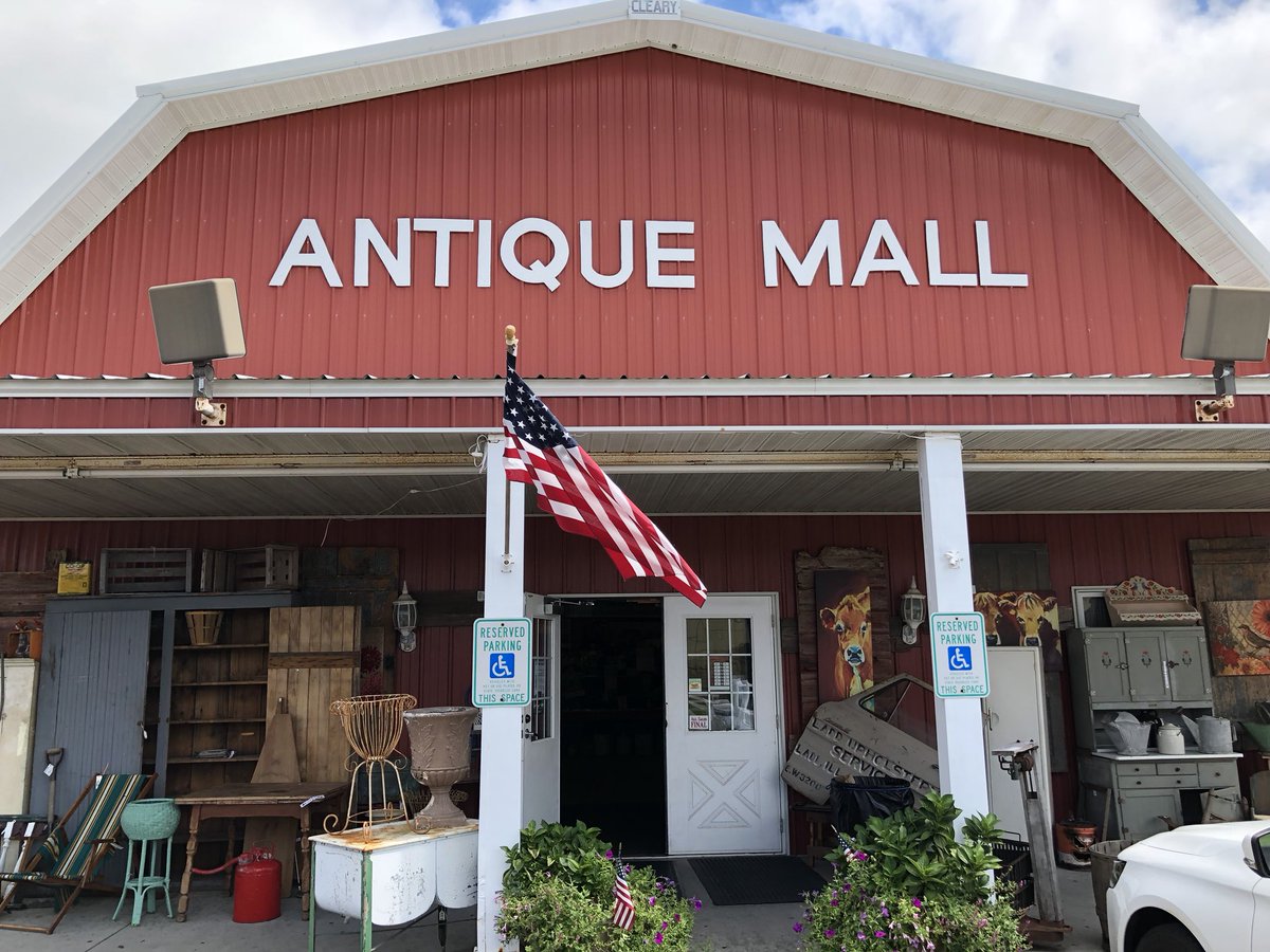 Alex Gallegos On Twitter The Book Barn At The Antique Mall In