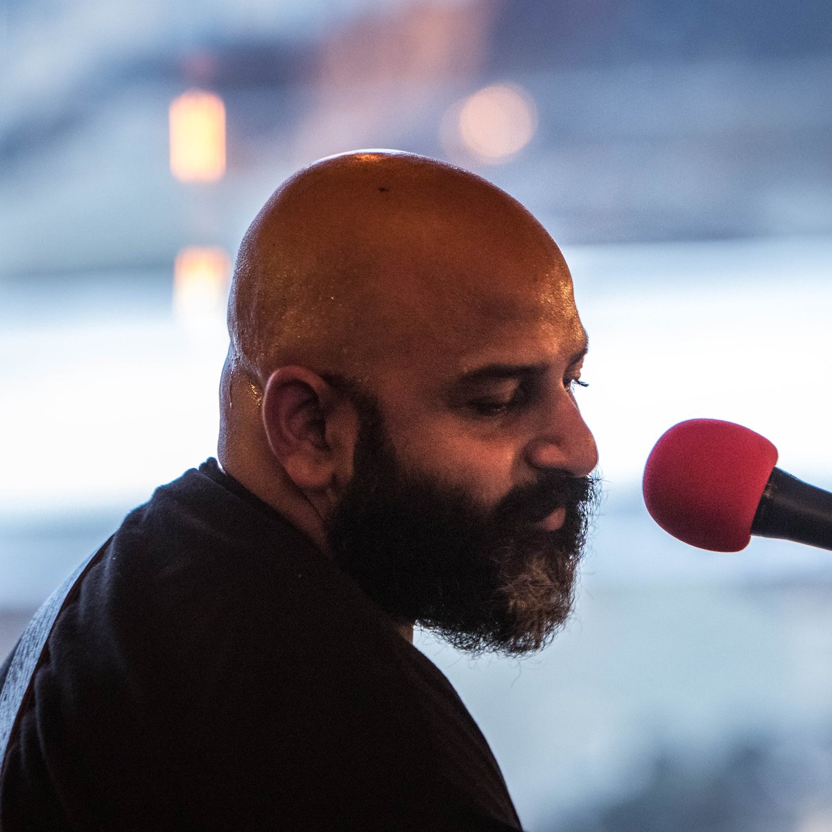 #NewProfilePic
Thanks to <a href="/jcbeardsmore/">Joe</a> for the 📸#shot Hot in the Stable ☀️ 26.08.18

#Birmingham #heatwave #gin 
#photography #redmicrophone #livemusic #midlands #acoustic 
#stable #singing #sunday #music #sessions #photo #singersongwriter