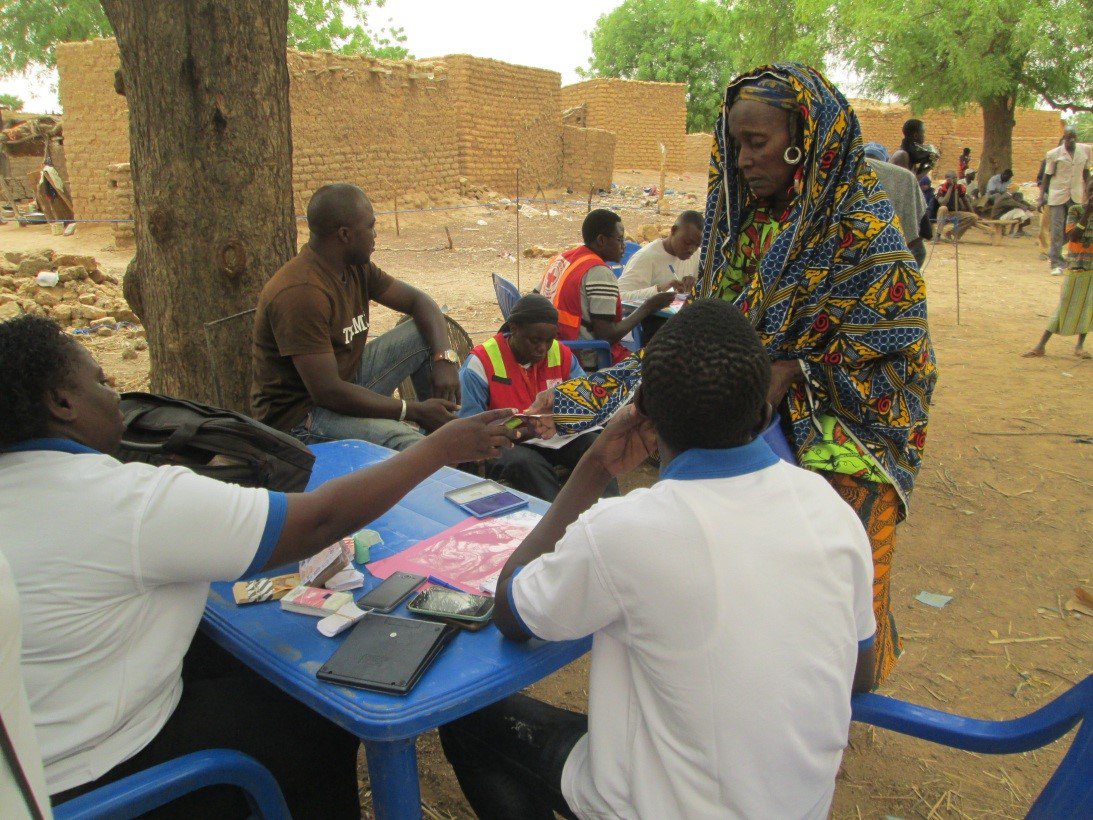 300 hectares de terres dégradées ont été réhabilités pour des récoltes + abondantes. La <a href="/Croixrougebf/">Croix-Rouge Burkinabè</a> de RESA, a réalisé ces activités de conservation des eaux du sol/ Défense &amp; restauration du sol &amp; du cash for work au profit des bénéficiaires du Yagha. #FFU