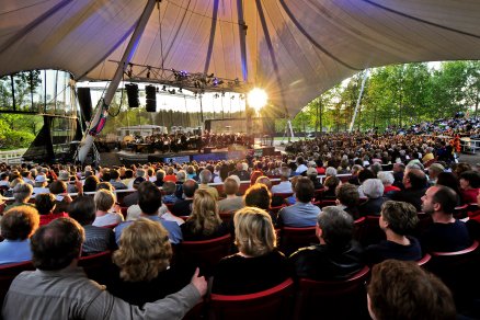 Think summer fun is over? Think again! Here's our guide to all the festivals and events happening in #YEG next month that you can't miss: bit.ly/2oiloTI #ExploreEdmonton