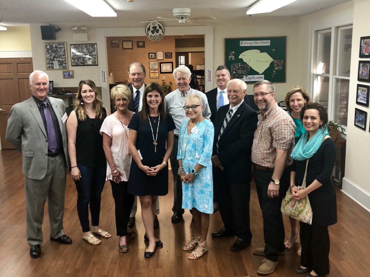 PamelaEvette's tweet photo. I was incredibly impressed by the board, staff & members of @gatewayhousesc during my tour today. Utilizing a unique Clubhouse Model, they serve as a mental health resource for the Greenville community - fostering hope, confidence and belonging. #mentalhealthmatters #gatewaysc https://t.co/hEc5TwkCqf