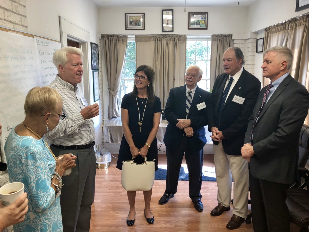 PamelaEvette's tweet photo. I was incredibly impressed by the board, staff & members of @gatewayhousesc during my tour today. Utilizing a unique Clubhouse Model, they serve as a mental health resource for the Greenville community - fostering hope, confidence and belonging. #mentalhealthmatters #gatewaysc https://t.co/hEc5TwkCqf