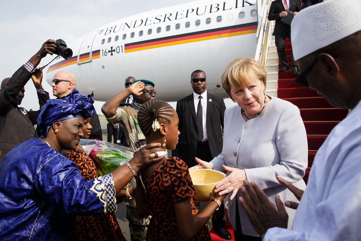 CommodAfrica's tweet photo. Tournée à vocation économique pour #AngelaMerkeI en Afrique de l’Ouest #Sénégal #Ghana #Nigeria @Macky_Sall @PR_Senegal @StateHouseNGR @GhanaPresidency @afrikaverein #CWA https://t.co/cSED54lPNm https://t.co/2FCRBkUbHf