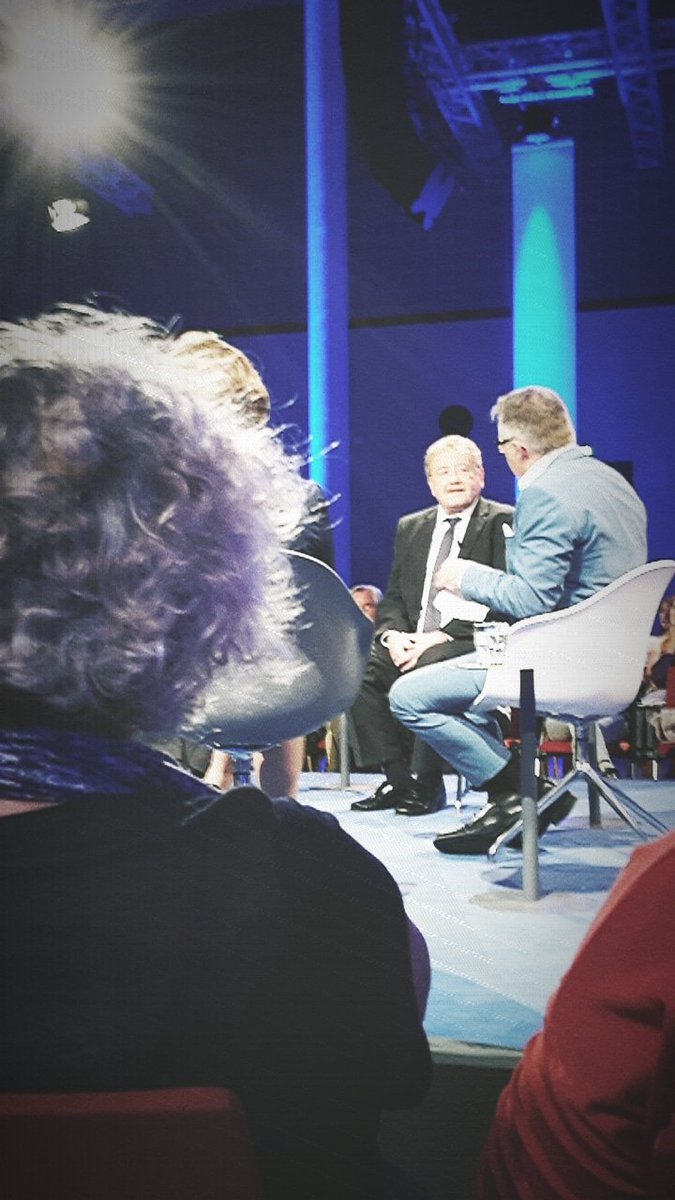 JFKuhlmann's tweet photo. 34. Bonner @Wirtschaftstalk '200 years University Bonn to #Learning4.0", @bundeskunsthall on #education40, #BolognaProcess, #digitization & #digitalization, profiling & excellence, #publicprivate competition for #funding & #lifelonglearning, w/ @iuhk, @UniBonn, @IHK_Bonn and more https://t.co/UoKCz6EDCo