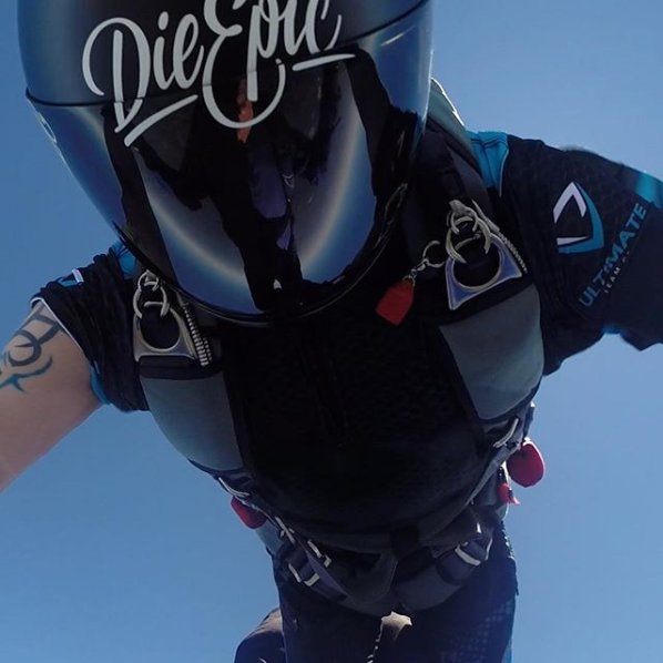 ULTIMATEAMGEAR's tweet photo. Jerseys so comfortable you can fly in them!  Check out Kevin Latz skydiving adventure.
https://t.co/6DQiERjBrc https://t.co/ftrXx1WBm4