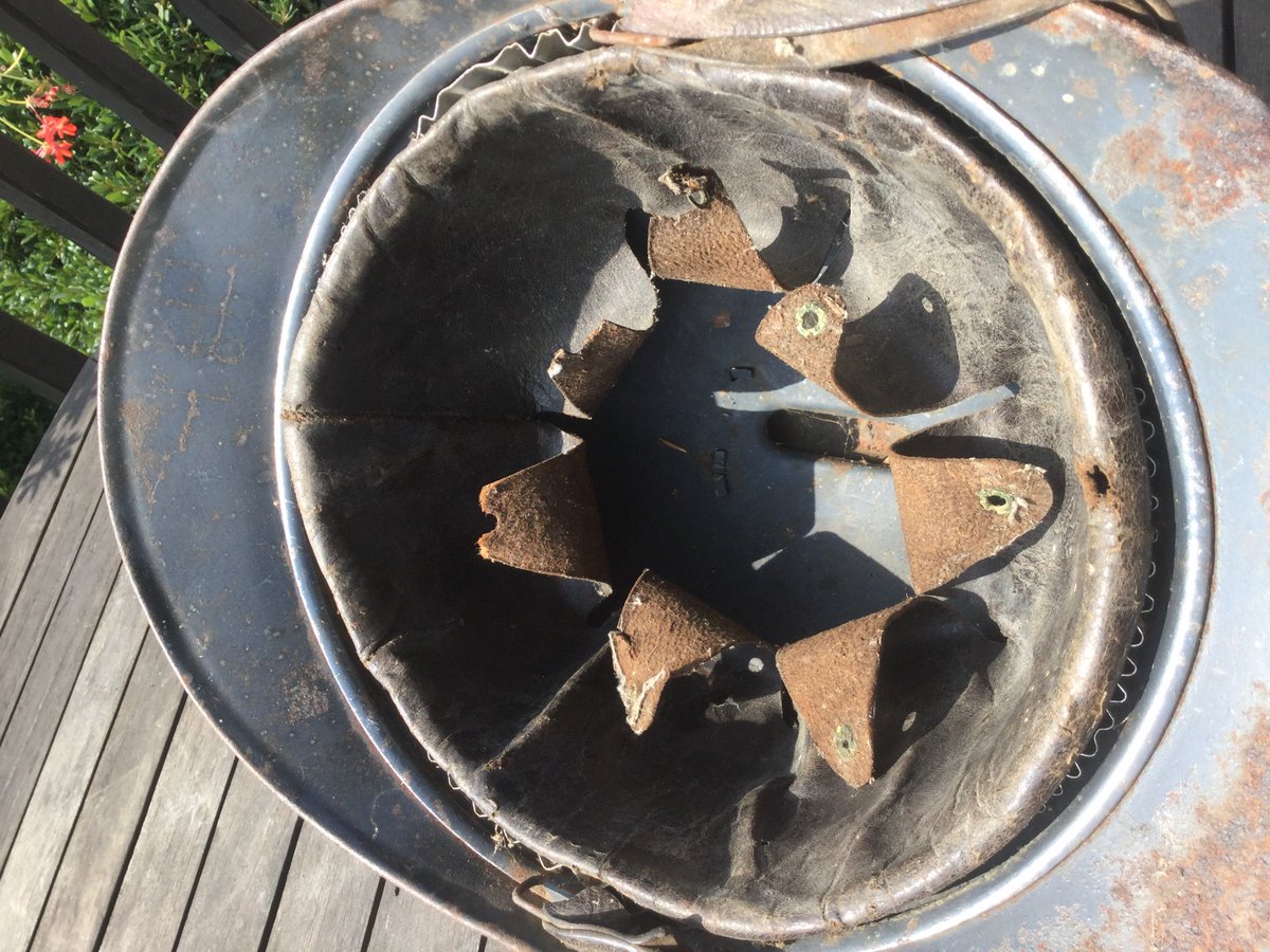 RangeDays's tweet image. Another WW1 French Adrian we picked up today. In need of a good clean it is complete down to the guys last four of his Army number. It will join our others for UK autumn shows.