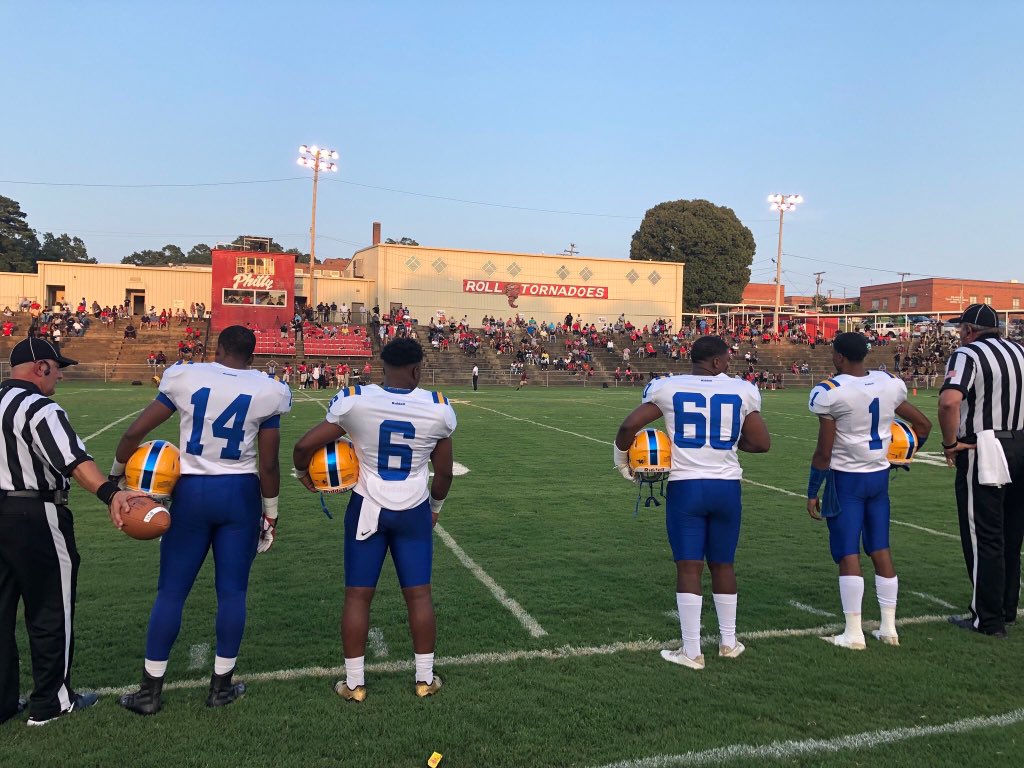 anson_windham's tweet photo. We Want All The Smoke💙😤  @DerrienLee  @kobegrove https://t.co/HdT7v5eq0a