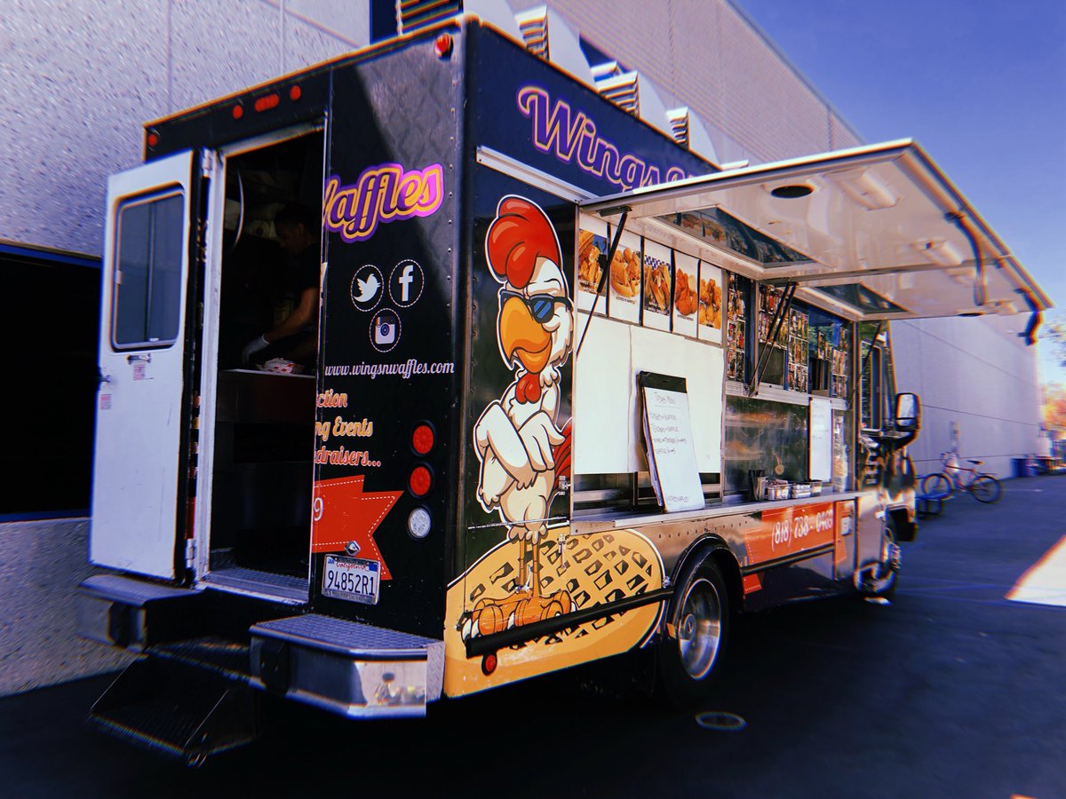 51X66374 tweet media