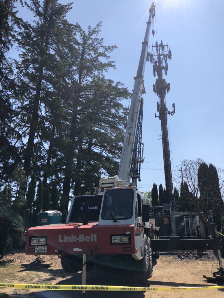 AxisCrane's tweet photo. Cell tower work #axiscrane #cranes #rigging https://t.co/Pxp4VvmyU9