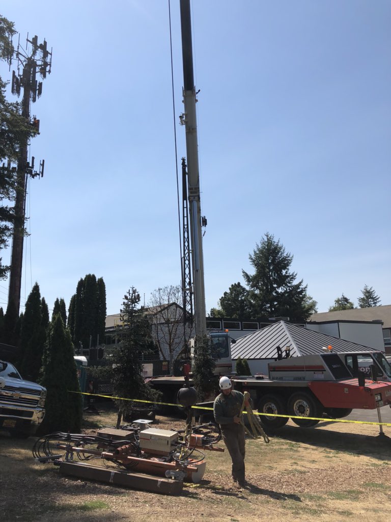 AxisCrane's tweet photo. Cell tower work #axiscrane #cranes #rigging https://t.co/Pxp4VvmyU9
