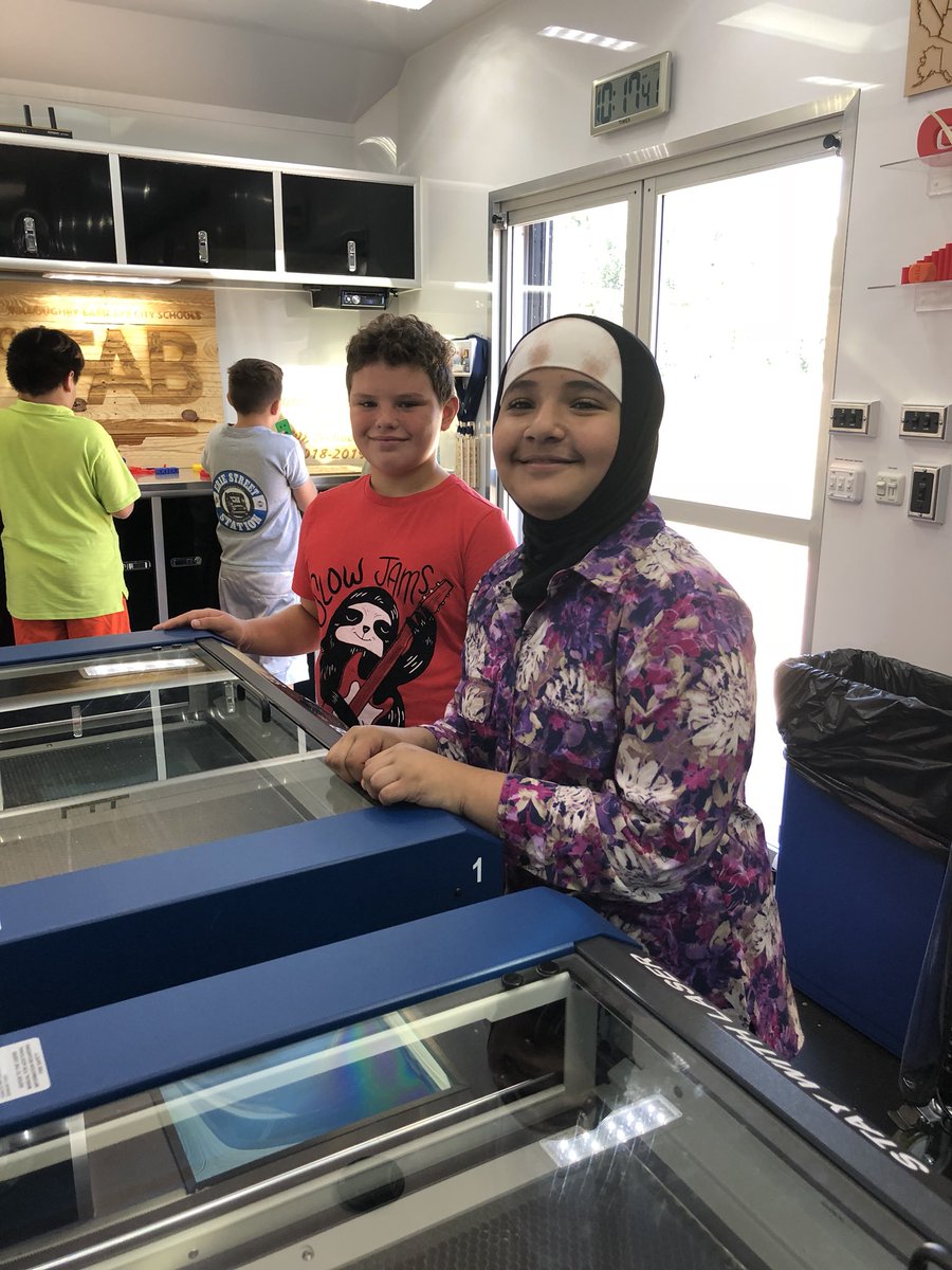 WEstemLADY's tweet image. “Can I work here?” asked an Edison 5th grader today.  Eagles are lovin’ the FAB Lab! #mobilefablab #fablab #designandcreate @wefabmobile @mrslegerski @WESchools @WES_EdisonElem