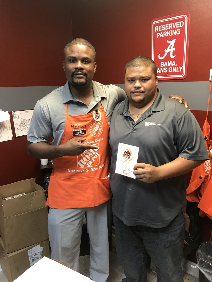 muse_marcus's tweet photo. @brimadison52 @McVeighTHD @DHRM_D73 @RSalemi @christydumas @RobertHD0729 @Drew0703SM @ChrisBergHD. AP Marlon Edwards reaching the 11 year milestone. Congratulations! https://t.co/Zd9n5DfEjQ