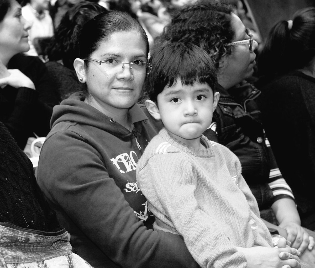 DIFCDMX's tweet photo. El Programa de Apoyo Integral a #MadresSolas Residentes de la #CDMX fortalece el desarrollo de las familias encabezadas por las mujeres con apoyo alimentario, acceso a act. culturales y recreativas, atenciones psicológicas y asesoría jurídica, entre otros. https://t.co/O1wzFYIPhE