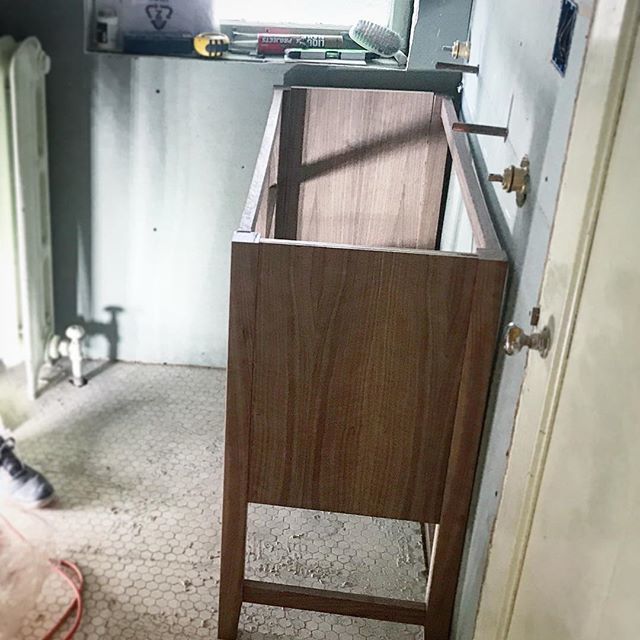 WoodWorkLife's tweet photo. Test fit in the half finished bathroom. Yay! I know how to measure! #measureoncegetitright
.
.
.
#bathroomremodel #woodworking #vanitybuild #woodworker #furnituremaker #woodworklife https://t.co/mIlYt3SjDL https://t.co/cIU33p3321