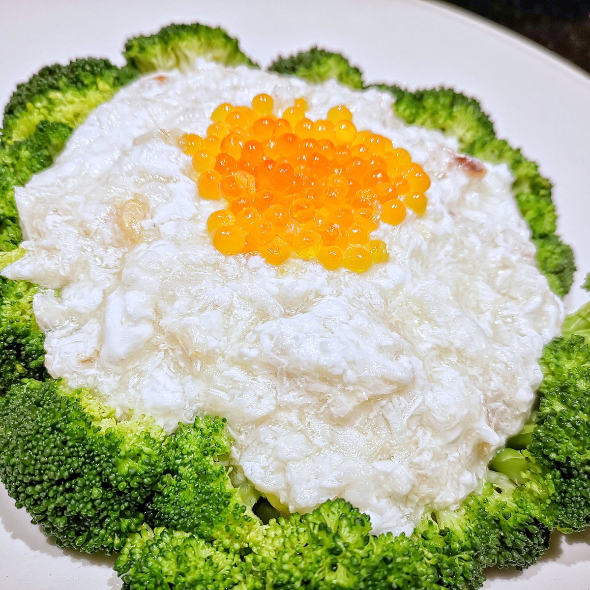 TheWrongun's tweet photo. Creamy Crabmeat Broccoli with Salmon Roe https://t.co/qks54qUyV8