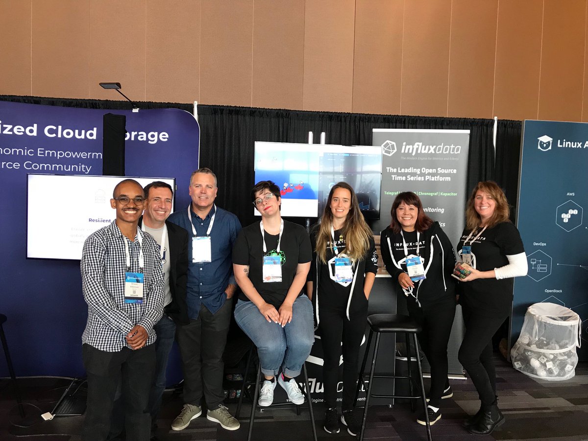 golubbe's tweet image. With our @storjproject partners and booth neighbors ⁦@InfluxDB⁩ at #OpenSourceSummit