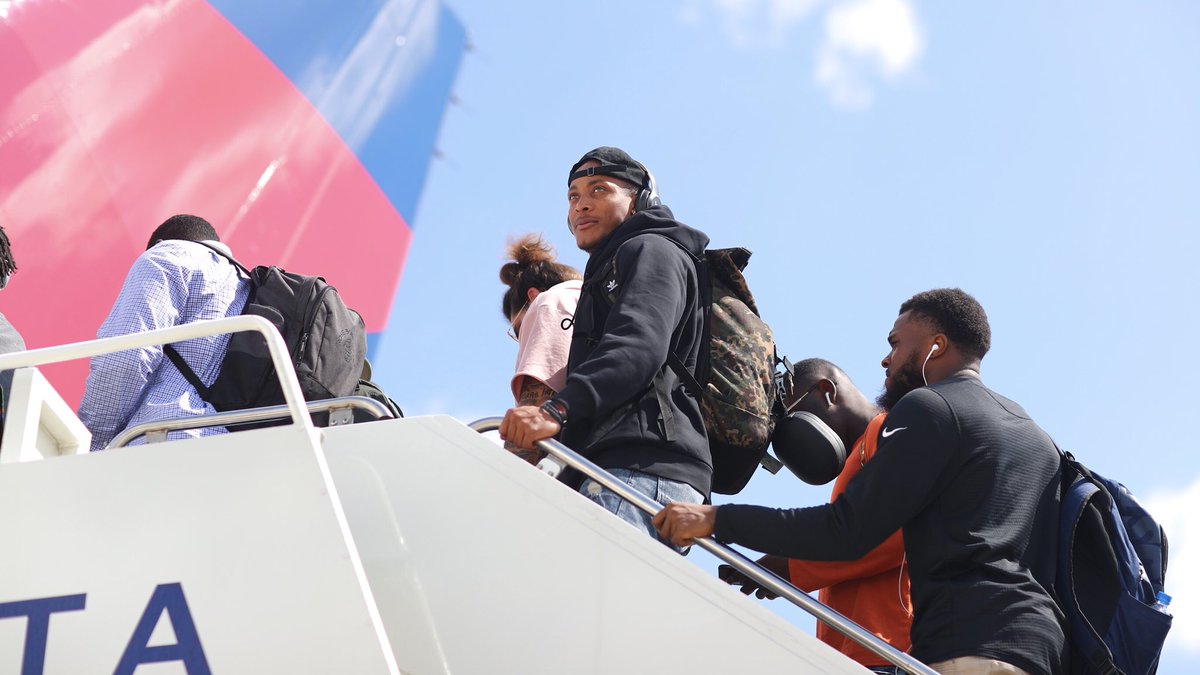 Taking off to Tennessee.  #Skol https://t.co/HrIva8pR3b