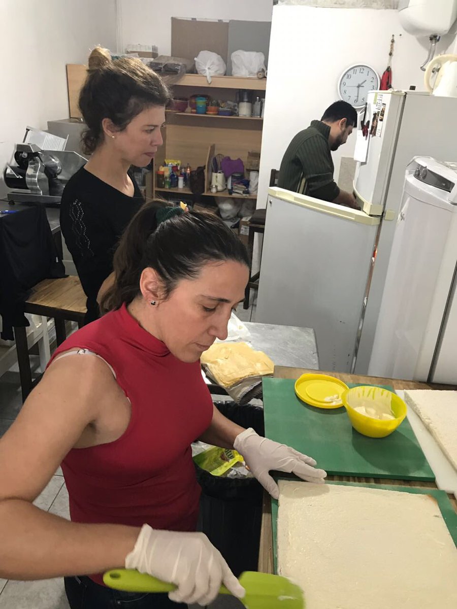Visitamos a unos emprendedores en Benavidez. Hace años hacen elaboración de sándwiches de miga. Empezaron desde su casa y hoy ya tienen un local que crece todos los días. Hablamos de cómo acompañarlos y ayudarlos a crecer. Gracias Cecilia y Hernan por recibirnos! #EstamosCerca
