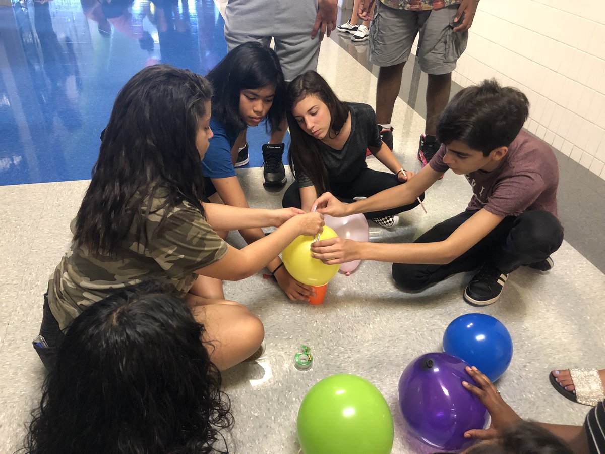GaynorMcCownELS's tweet photo. Day 3 of #9thGradeBridge. Scavenger hunt to get to know the faces and places around the building and balloon tallest tower contest. #TeamworkMakestheDreamWork #WeAreCrew #McCownBridge @NYCOutwardBound @AffinityFSCNYC @NYCSchoolsHSN12 https://t.co/8AawoBGVhU