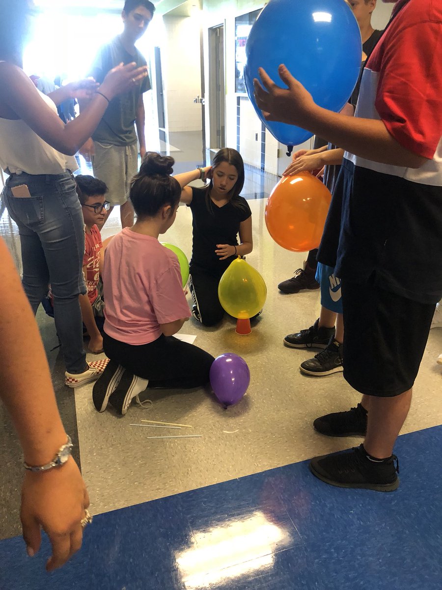 GaynorMcCownELS's tweet photo. Day 3 of #9thGradeBridge. Scavenger hunt to get to know the faces and places around the building and balloon tallest tower contest. #TeamworkMakestheDreamWork #WeAreCrew #McCownBridge @NYCOutwardBound @AffinityFSCNYC @NYCSchoolsHSN12 https://t.co/8AawoBGVhU