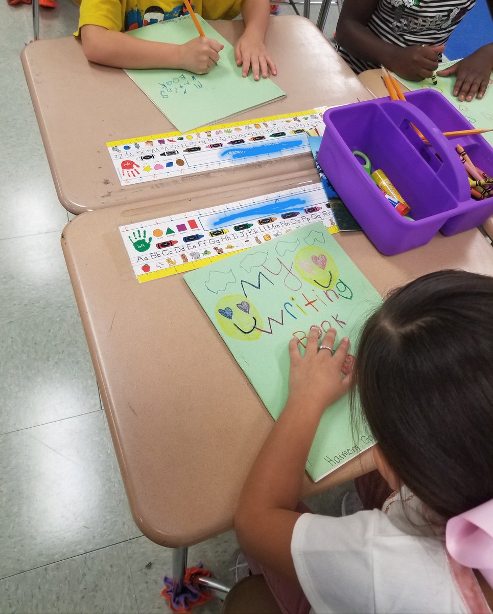pmoylan1029's tweet photo. Day one of our new writing curriculum ! Before our lesson, we made our own writing books! #beingawriter #firstgradeflow #MRES https://t.co/Mp4O8rmJgp